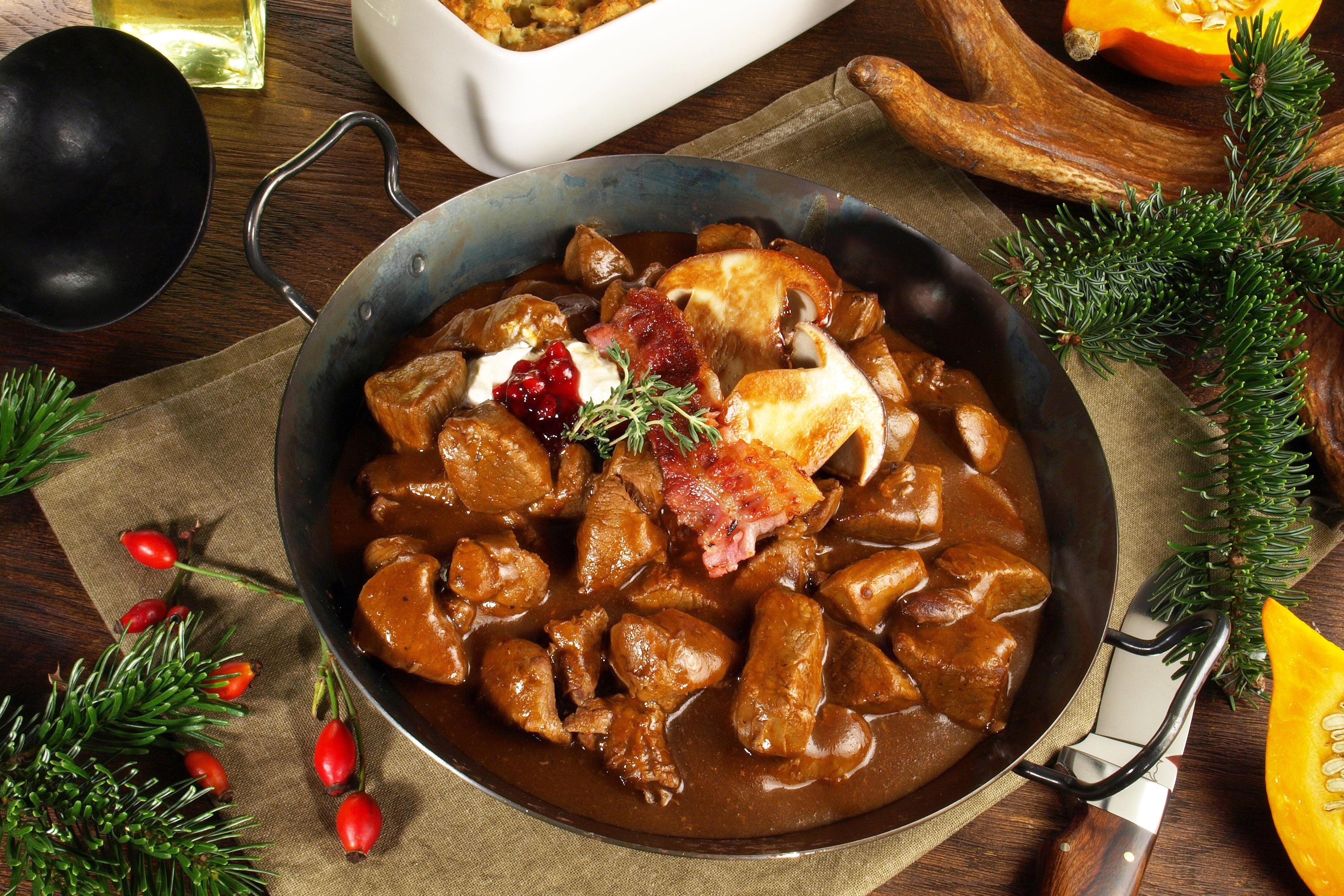 Sosekjøt av hjort frå Øvre Dale Gård